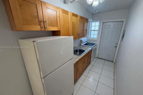 Снять в аренду кондоминиум в Норт-Майами-Бич, Флорида 1 спальня, 60.67м2, № 1995102 - фото 6