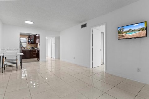 Condominio en venta en Margate, Florida, 2 dormitorios, 73.39 m2 № 1828337 - foto 15