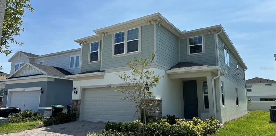 House in Orlando, Florida 5 bedrooms, 294.69 sq.m. № 1854651
