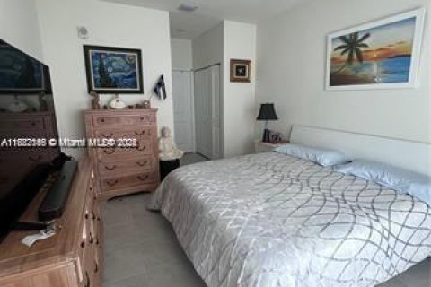 Condo in Doral, Florida, 2 bedrooms in URBANA  № 1939117 - photo 16