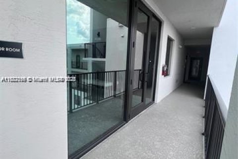 Condo in Doral, Florida, 2 bedrooms in URBANA  № 1939117 - photo 24