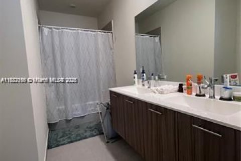 Condo in Doral, Florida, 2 bedrooms in URBANA  № 1939117 - photo 17
