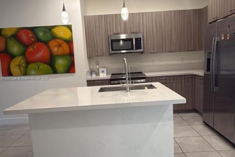 Condo in Doral, Florida, 2 bedrooms in URBANA  № 1939117 - photo 7