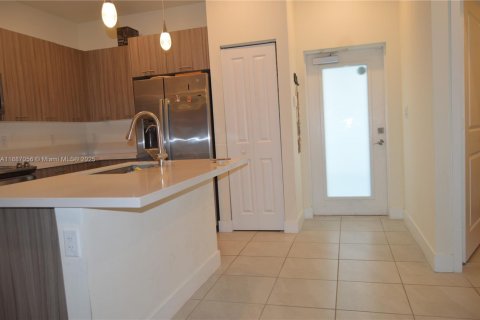 Condo in Doral, Florida, 2 bedrooms in URBANA  № 1939117 - photo 6