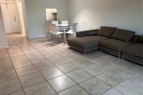 Condo in Pinecrest, Florida, 1 bedroom  № 1859740 - photo 8