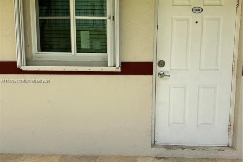 Condo in Pinecrest, Florida, 1 bedroom  № 1859740 - photo 2