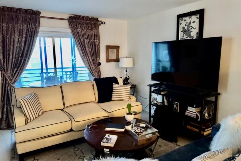 Condo in Pompano Beach, Florida, 2 bedrooms  № 2394727 - photo 8