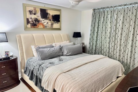 Condo in Pompano Beach, Florida, 2 bedrooms  № 2394727 - photo 11