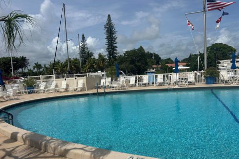 Condo in Pompano Beach, Florida, 2 bedrooms  № 2394727 - photo 28