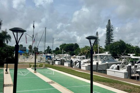 Condo in Pompano Beach, Florida, 2 bedrooms  № 2394727 - photo 21