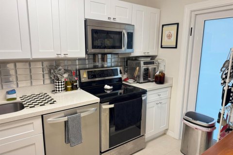 Condo in Pompano Beach, Florida, 2 bedrooms  № 2394727 - photo 4