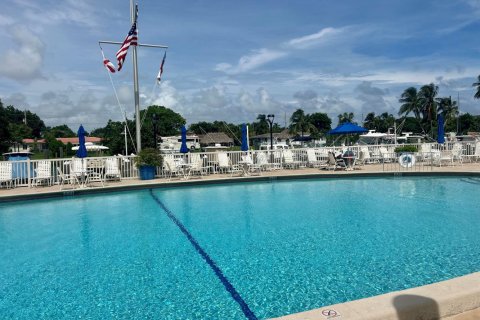 Condo in Pompano Beach, Florida, 2 bedrooms  № 2394727 - photo 25