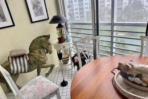 Condo in Pompano Beach, Florida, 2 bedrooms  № 2394727 - photo 9