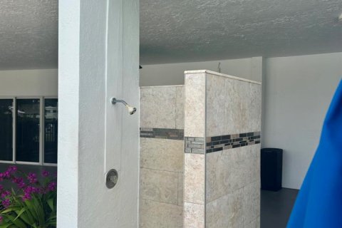 Condo in Pompano Beach, Florida, 2 bedrooms  № 2394727 - photo 29