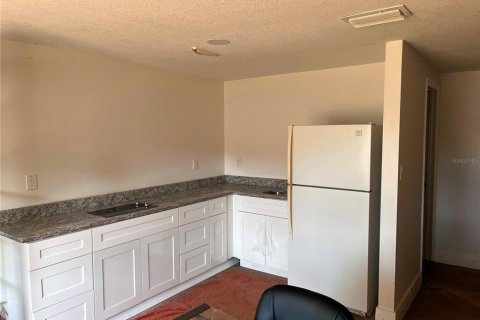 Immobilier commercial à vendre à Mims, Floride: 945.65 m2 № 2125605 - photo 12
