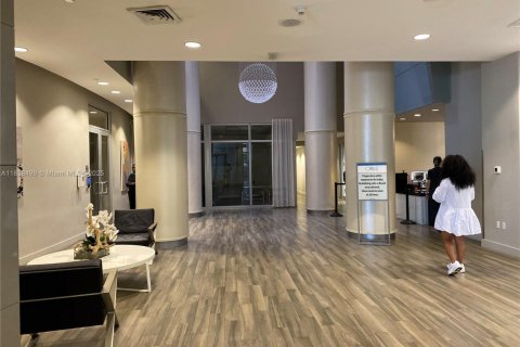 Condominio en venta en Miami, Florida, 47.19 m2 № 1806090 - foto 9