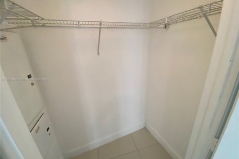 Condominio en venta en Miami, Florida, 47.19 m2 № 1806090 - foto 26