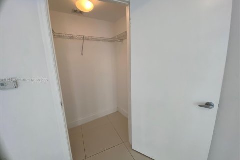 Condominio en venta en Miami, Florida, 47.19 m2 № 1806090 - foto 25
