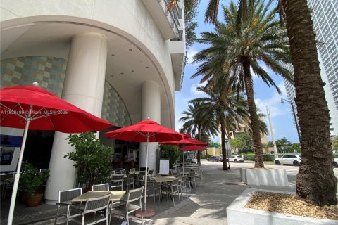 Condominio en venta en Miami, Florida, 47.19 m2 № 1806090 - foto 5