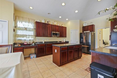 Villa ou maison à louer à Land O' Lakes, Floride: 5 chambres, 367.99 m2 № 2406462 - photo 5