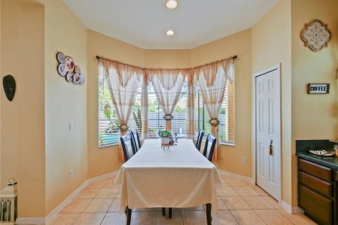Villa ou maison à louer à Land O' Lakes, Floride: 5 chambres, 367.99 m2 № 2406462 - photo 3