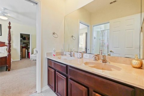 Villa ou maison à louer à Land O' Lakes, Floride: 5 chambres, 367.99 m2 № 2406462 - photo 16