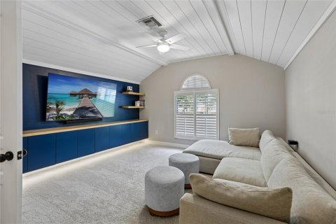 House in Fish Hawk, Florida 5 bedrooms, 269.6 sq.m. № 2093313 - photo 27