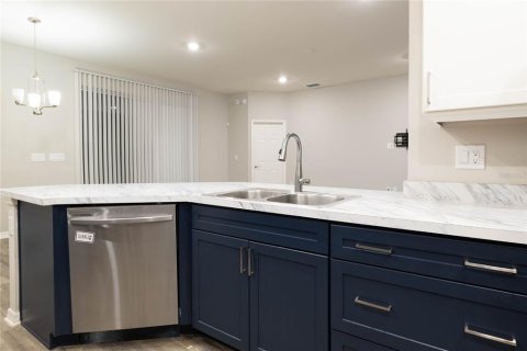 Villa ou maison à louer à Polk City, Floride: 4 chambres, 214.6 m2 № 2157698 - photo 8