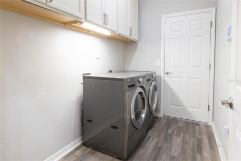 Villa ou maison à louer à Polk City, Floride: 4 chambres, 214.6 m2 № 2157698 - photo 23
