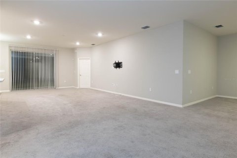 Villa ou maison à louer à Polk City, Floride: 4 chambres, 214.6 m2 № 2157698 - photo 15