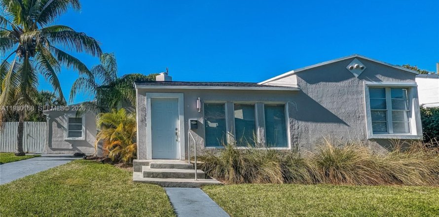 Дом в Майами, Флорида 3 спальни, 205.59м2 № 2043863