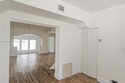 Снять в аренду виллу или дом в Майами, Флорида 3 спальни, 205.59м2, № 2043863 - фото 6