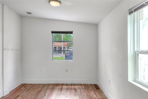 Снять в аренду виллу или дом в Майами, Флорида 3 спальни, 205.59м2, № 2043863 - фото 15