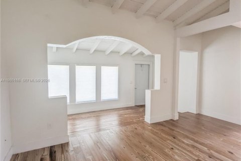 Снять в аренду виллу или дом в Майами, Флорида 3 спальни, 205.59м2, № 2043863 - фото 2
