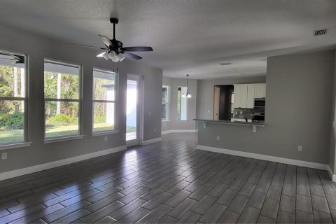 House in New Smyrna Beach, Florida 4 bedrooms, 226.5 sq.m. № 1893839 - photo 10