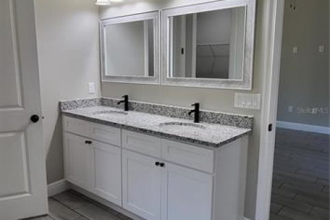 House in New Smyrna Beach, Florida 4 bedrooms, 226.5 sq.m. № 1893839 - photo 19