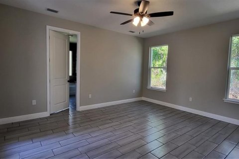 House in New Smyrna Beach, Florida 4 bedrooms, 226.5 sq.m. № 1893839 - photo 13