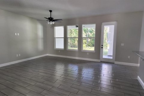 House in New Smyrna Beach, Florida 4 bedrooms, 226.5 sq.m. № 1893839 - photo 12