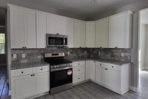House in New Smyrna Beach, Florida 4 bedrooms, 226.5 sq.m. № 1893839 - photo 5