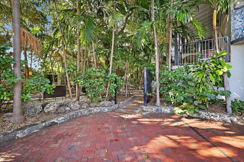 Снять в аренду квартиру в Майами-Бич, Флорида 1 спальня, 291.16м2, № 2007743 - фото 3