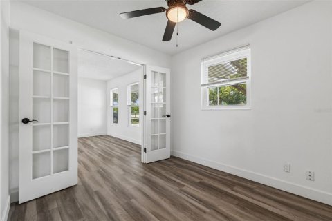 Casa en venta en Tampa, Florida, 4 dormitorios, 106.56 m2 № 2199641 - foto 22