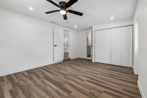 Casa en venta en Tampa, Florida, 4 dormitorios, 106.56 m2 № 2199641 - foto 15