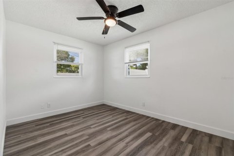 Casa en venta en Tampa, Florida, 4 dormitorios, 106.56 m2 № 2199641 - foto 23