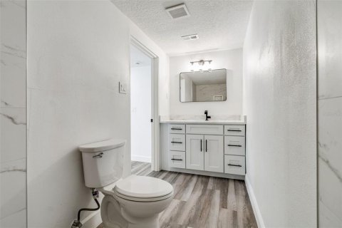 Casa en venta en Tampa, Florida, 4 dormitorios, 106.56 m2 № 2199641 - foto 19