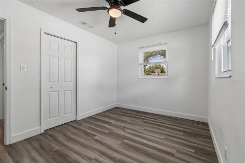 Casa en venta en Tampa, Florida, 4 dormitorios, 106.56 m2 № 2199641 - foto 24