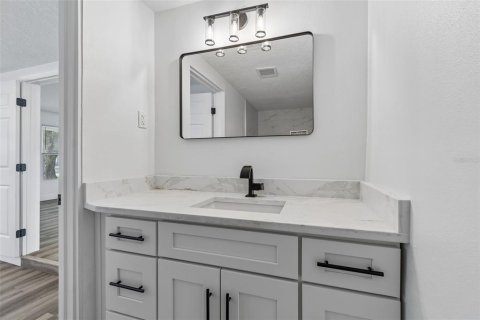 Casa en venta en Tampa, Florida, 4 dormitorios, 106.56 m2 № 2199641 - foto 17