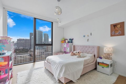 Condo in Miami, Florida, 4 bedrooms  № 2025978 - photo 22