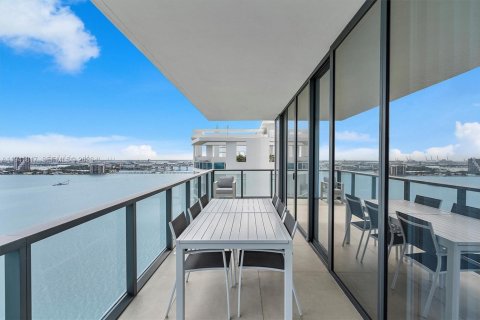 Condo in Miami, Florida, 4 bedrooms  № 2025978 - photo 9