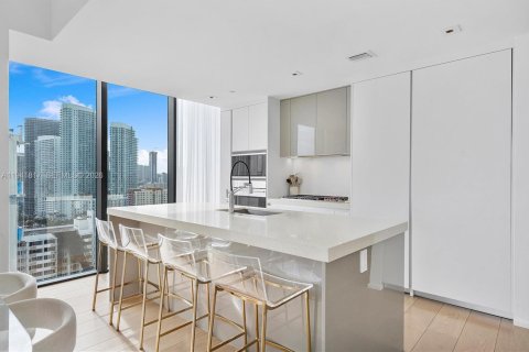 Condo in Miami, Florida, 4 bedrooms  № 2025978 - photo 10