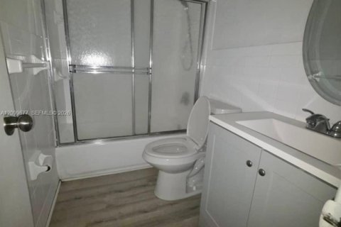 Condominio en alquiler en Miami Gardens, Florida, 1 dormitorio, 40.88 m2 № 2401513 - foto 11